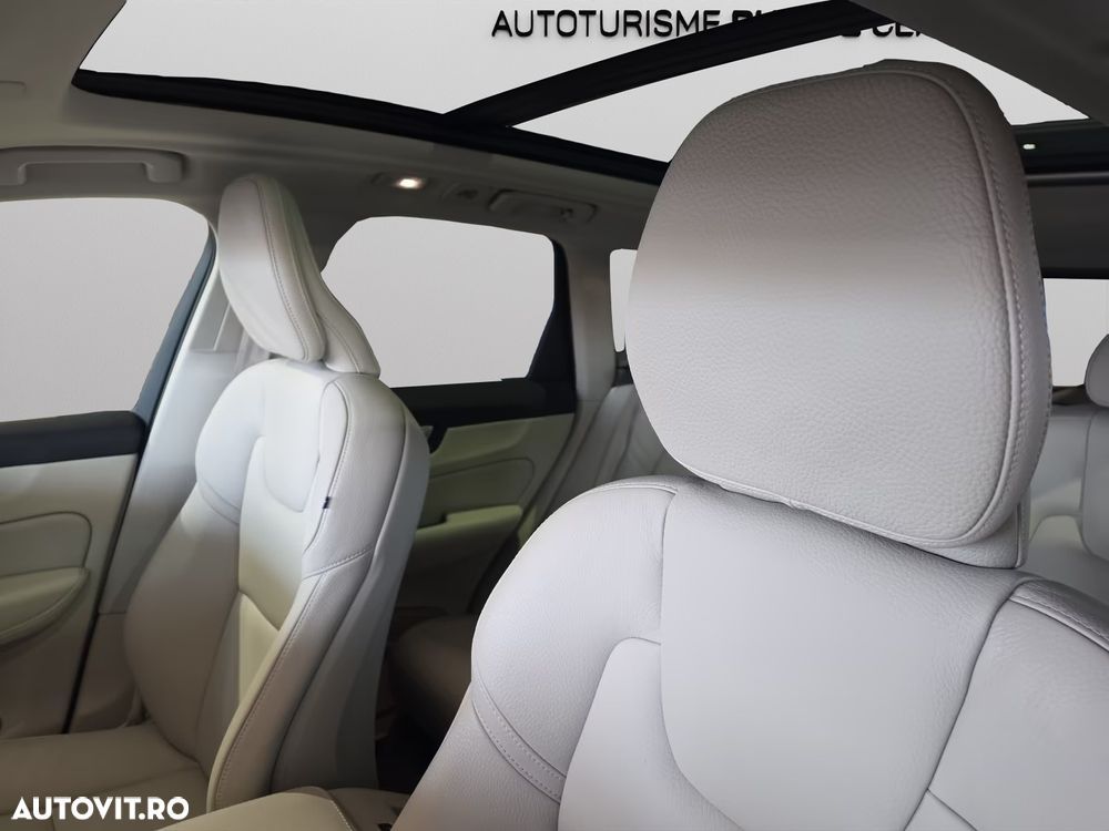 Volvo XC 60 T6 AWD Recharge Plus Bright - 16