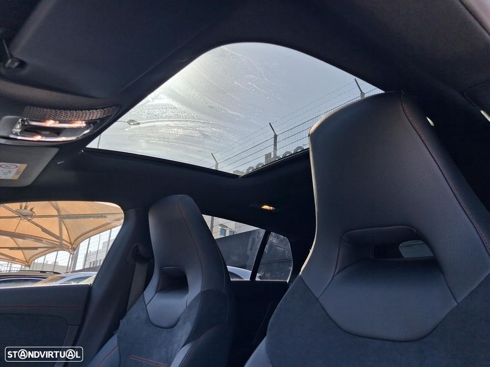 Mercedes-Benz CLA 250 e Shooting Brake AMG Line - 23