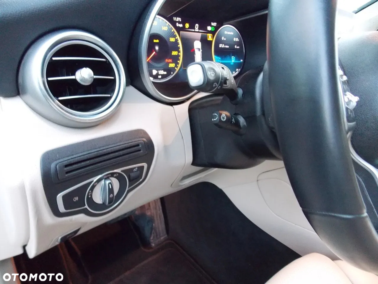 Mercedes-Benz GLC 300 4Matic 9G-TRONIC AMG Line Plus - 15