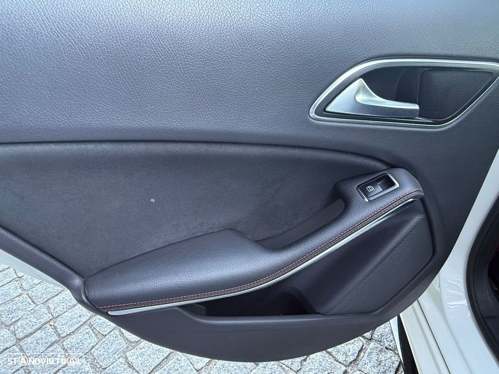 Mercedes-Benz A 45 AMG 4-Matic - 30