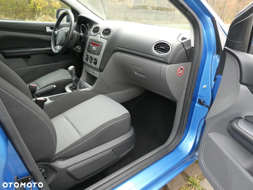 Ford Focus 2.0 16V Style+ - 12