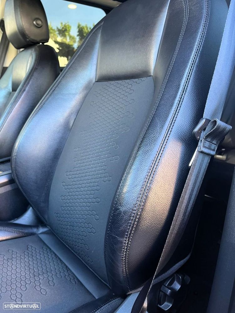 Land Rover Discovery Sport D150 HSE - 36