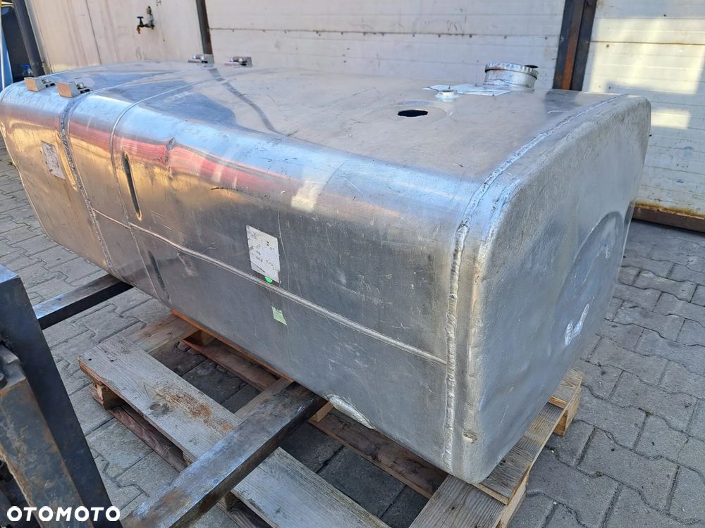 Zbiornik paliwa / Aluminium / 595D/70AB - 6