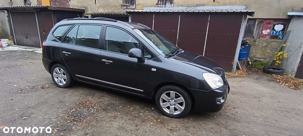 Kia Carens - 7