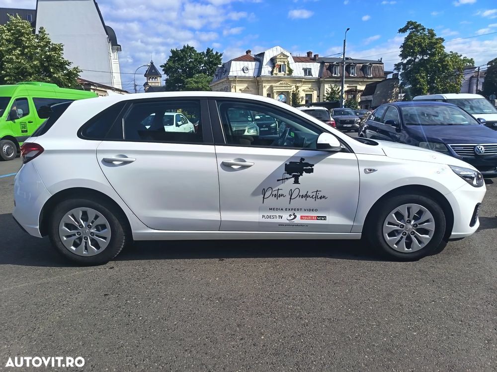 HYUNDAI i30 2023 — imagine 8