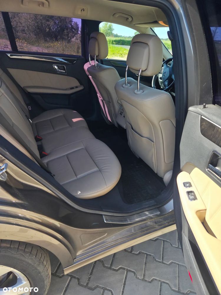 Mercedes-Benz Klasa E 350 CDI 4-Matic BlueEff - 27