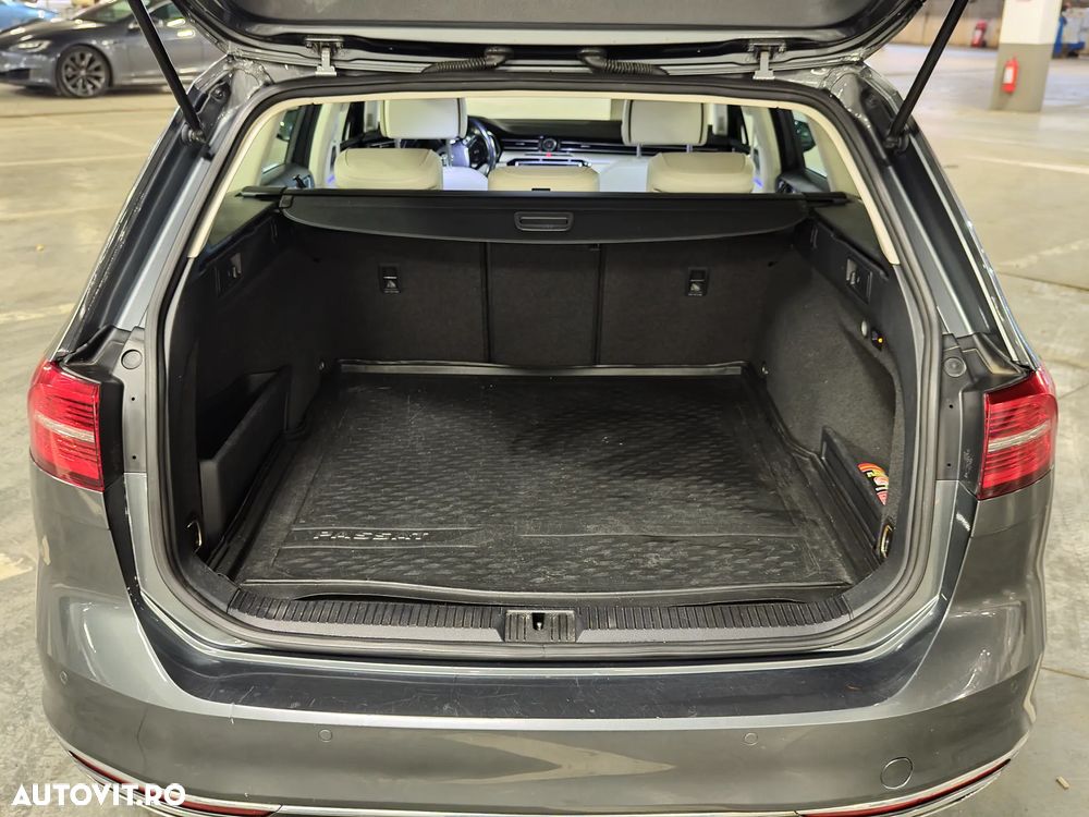 Volkswagen Passat - 30