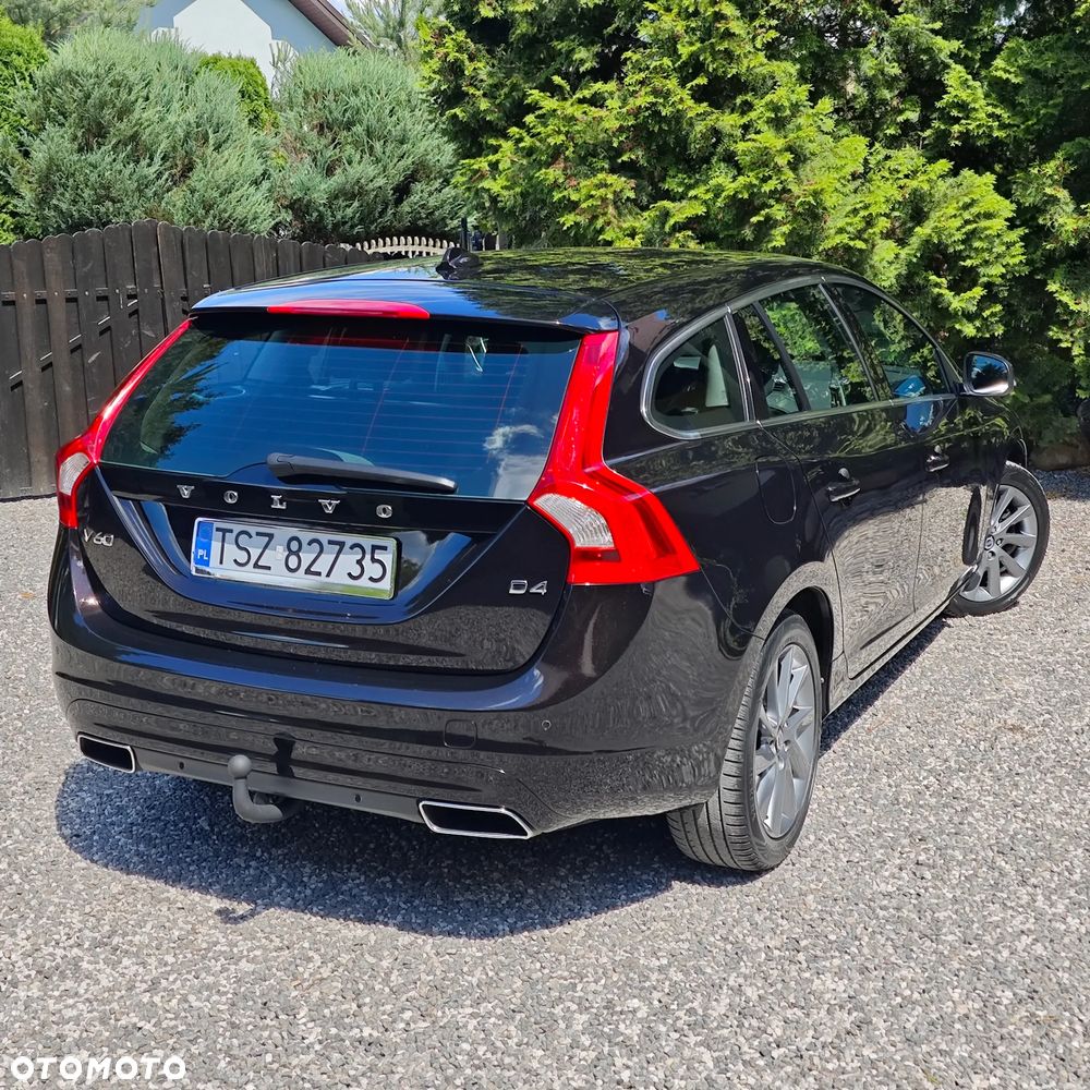 Volvo V60 D4 Momentum - 12