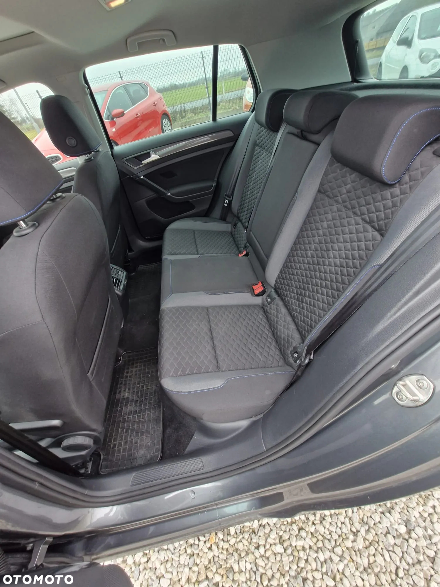Volkswagen Golf - 8