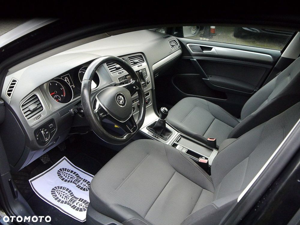 Volkswagen Golf 1.6 TDI BlueMotion Comfortline - 23