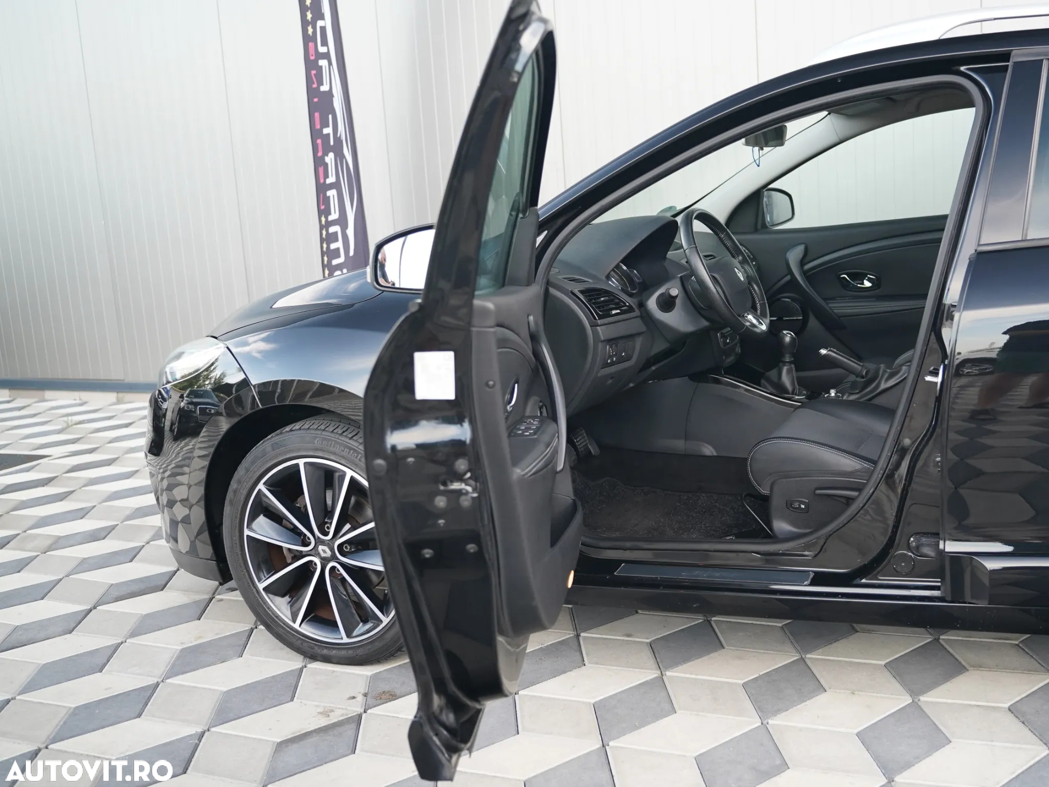 Renault Megane Grandtour TCe 130 Bose Edition - 15