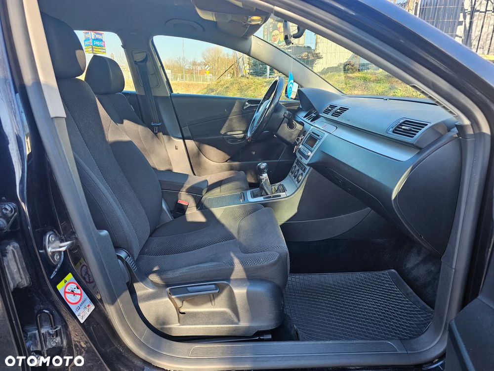 Volkswagen Passat 2.0 TDI Comfortline - 15