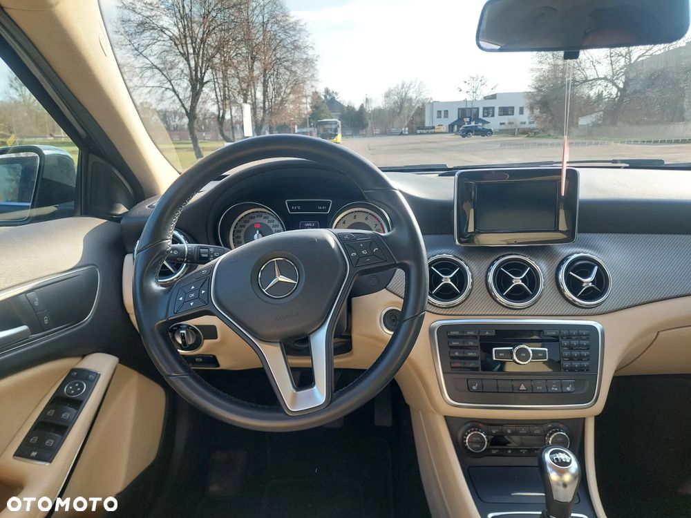 Mercedes-Benz GLA 200 Edition 1 - 11