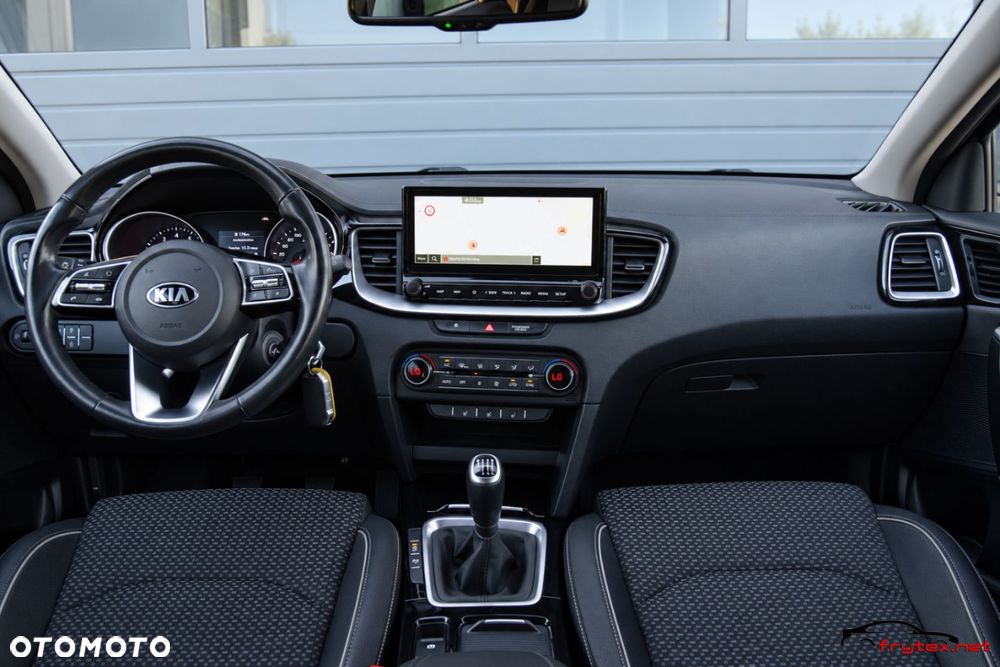 Kia Ceed - 34