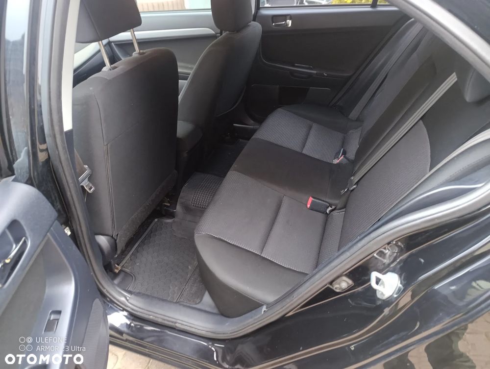 Mitsubishi Lancer - 6