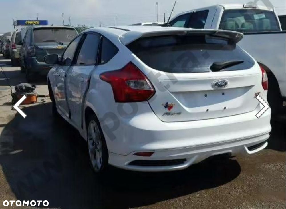 Ford Focus 2.0 EcoBoost ST - 13