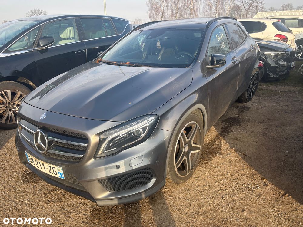 Mercedes-Benz GLA 220 CDI 7G-DCT AMG Line - 2