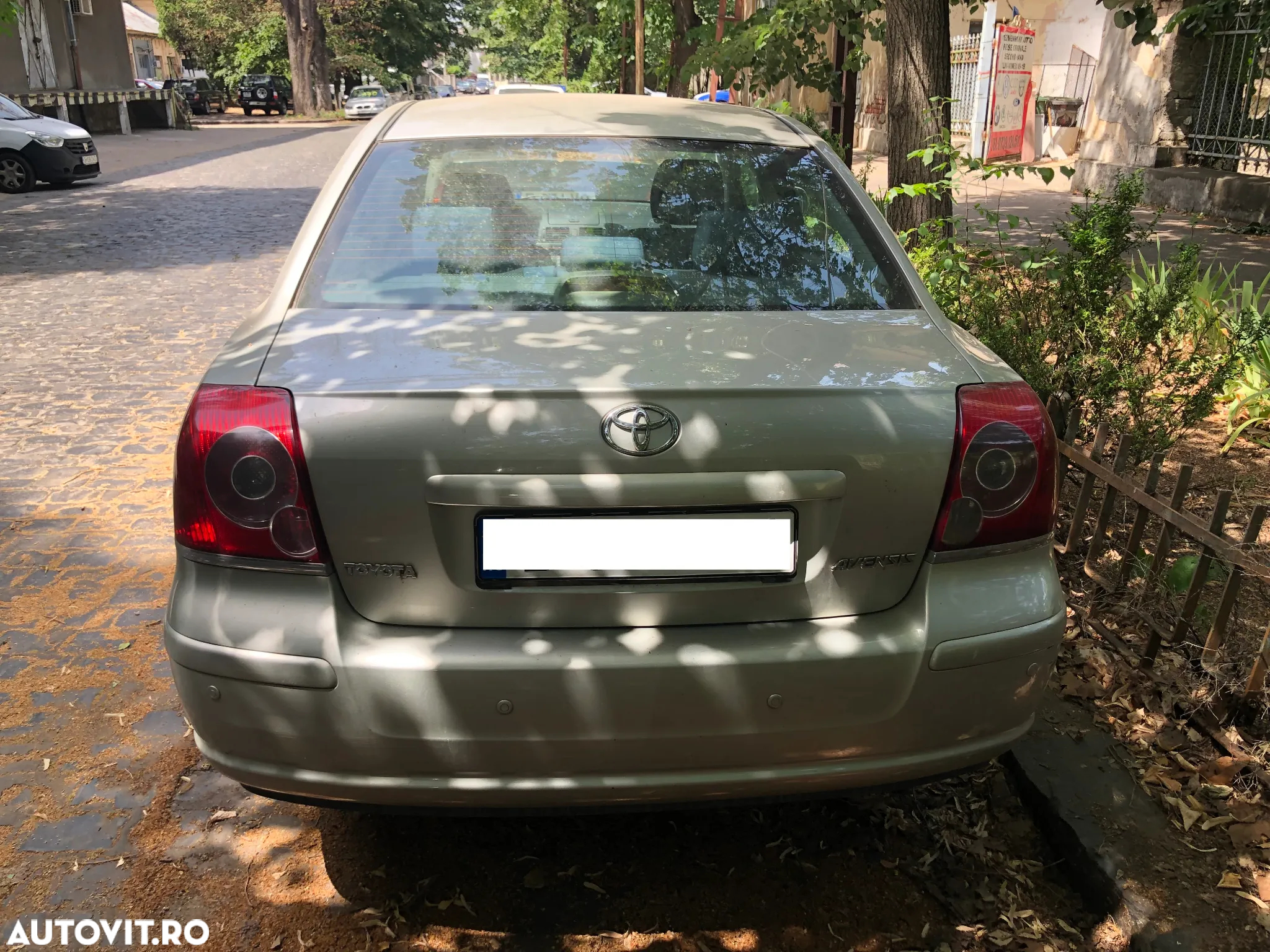 Dezmembrez Toyota Avensis 1.8 benzina 2007 - 4