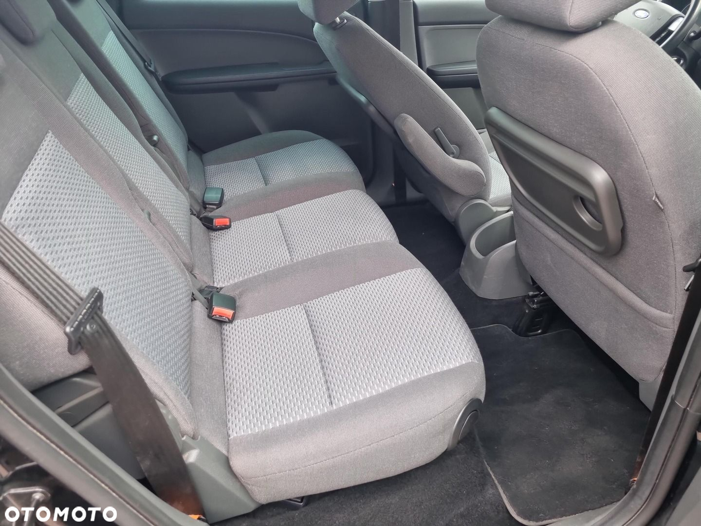 Ford C-MAX 1.8 Ambiente - 11