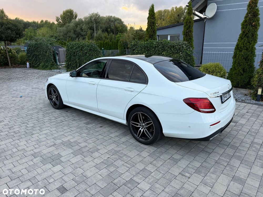 Mercedes-Benz Klasa E 220 d 4-Matic 9G-TRONIC - 2
