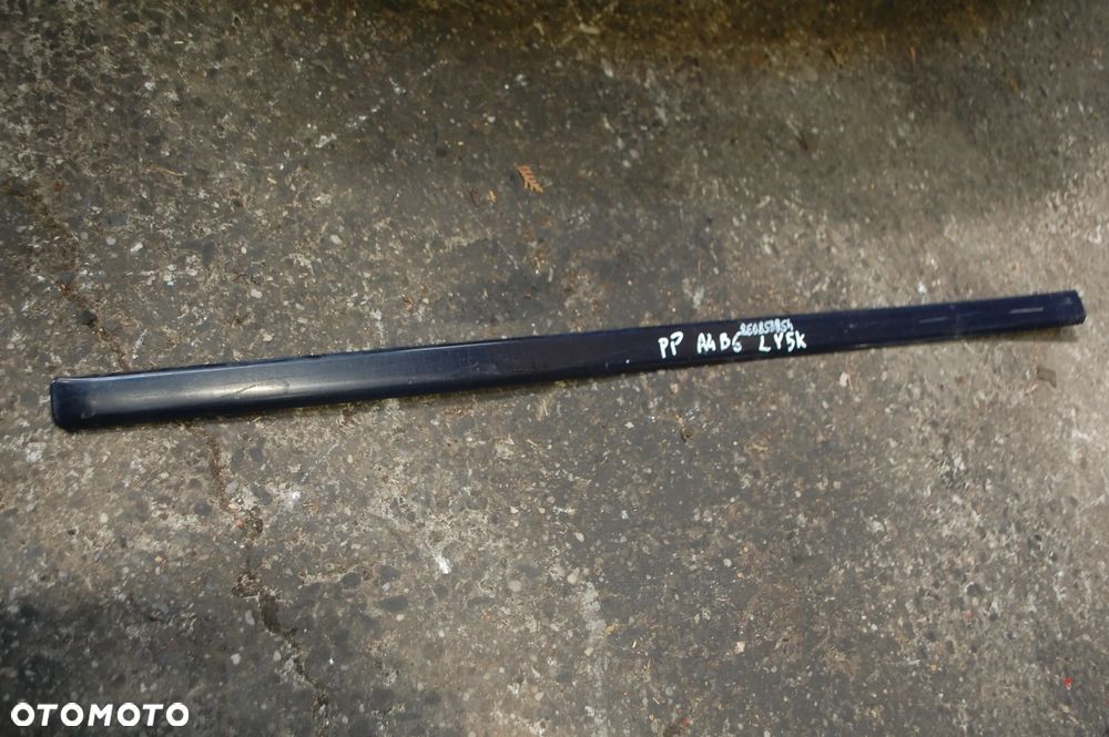LISTWA DRZWI LEWY LUB PRAWY PRZÓD ŚRODKOWA ZEWNĘTRZNA LY7Q 8E0853953 8E0853954 AUDI A4 B6 LY1X/ LY5K/ LY9B - 9