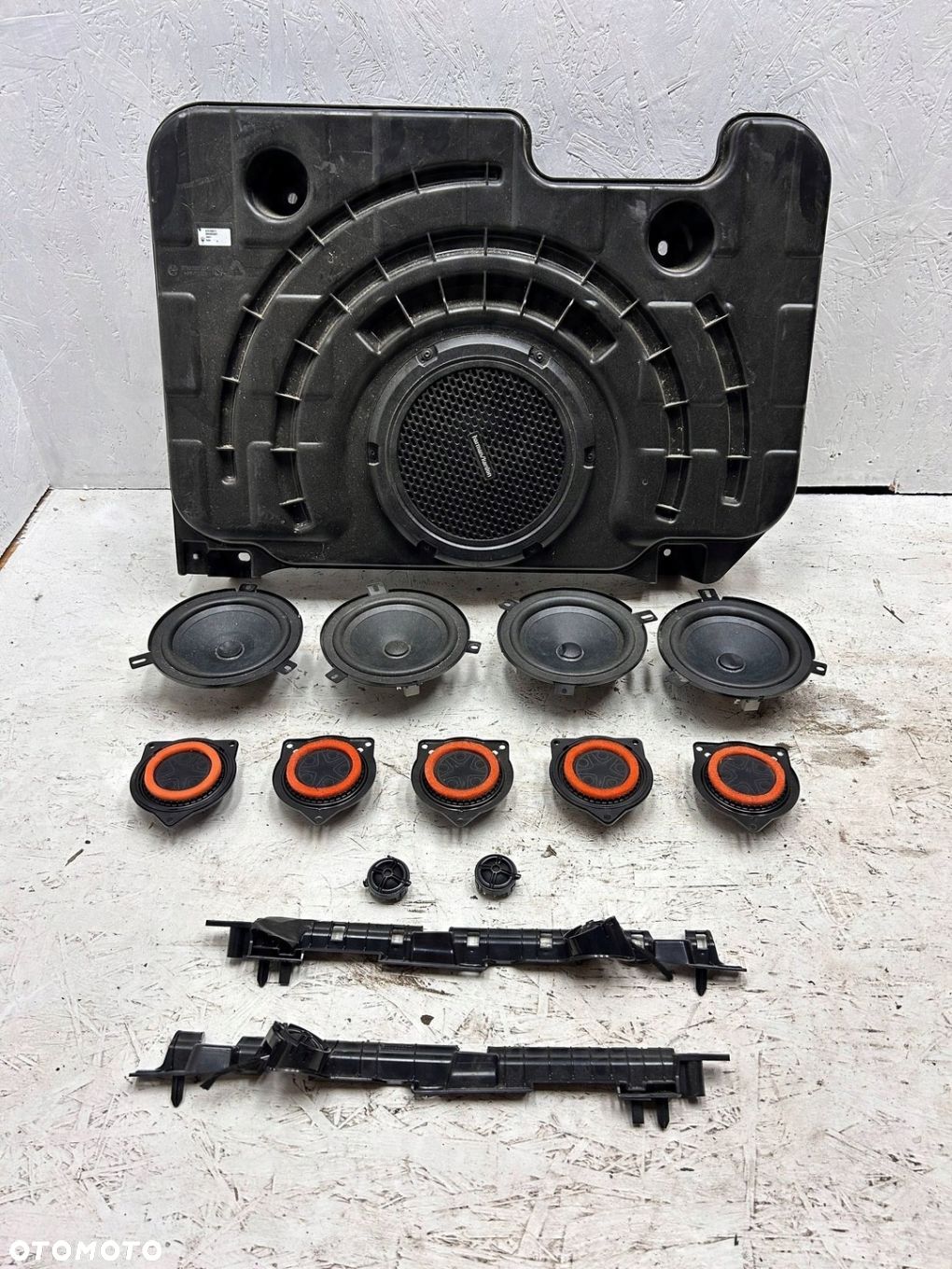 MASERATI LEVANTE GŁOŚNIKI SUBWOOFER HARMAN KARDON - 1