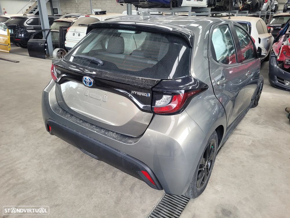 Toyota Yaris 2023 Hybrid para peças - 3