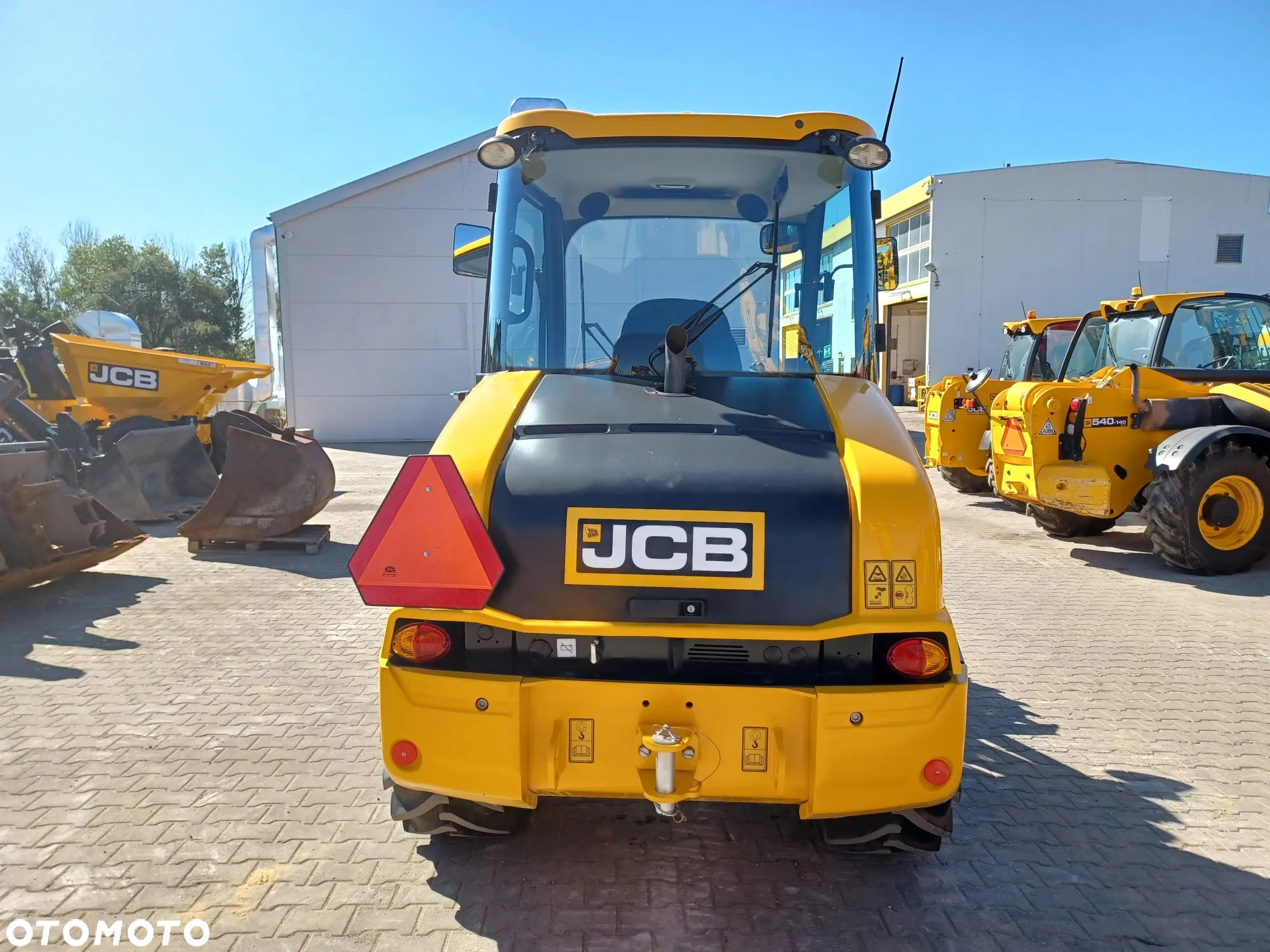 JCB 406 - 5
