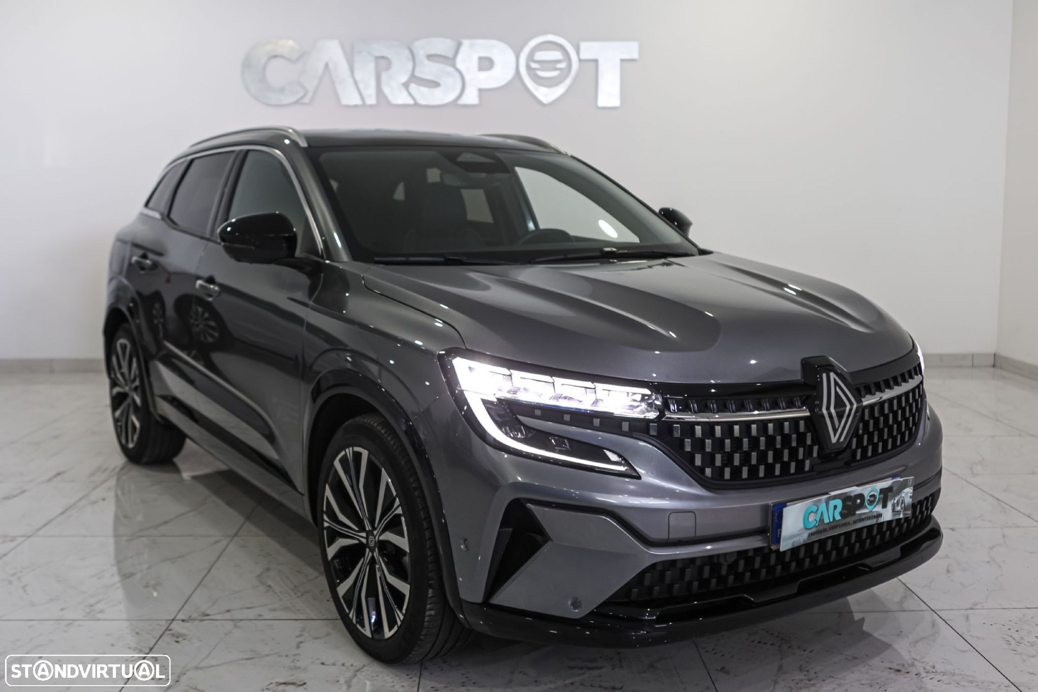 Renault Austral 1.2 E-Tech Iconic - 1