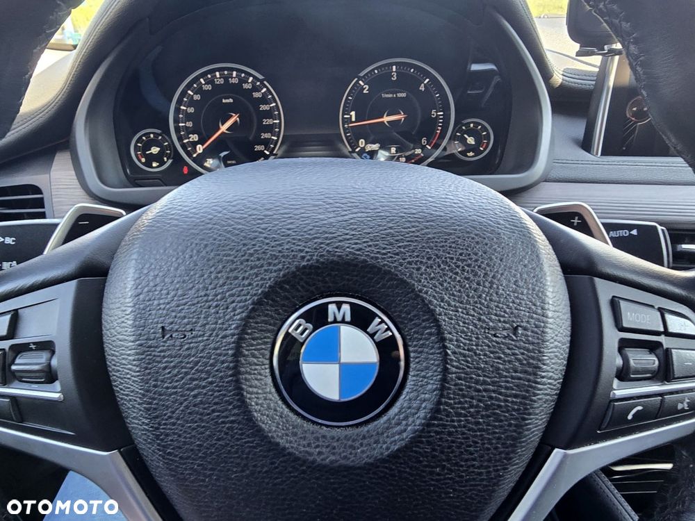BMW X6 xDrive30d - 16