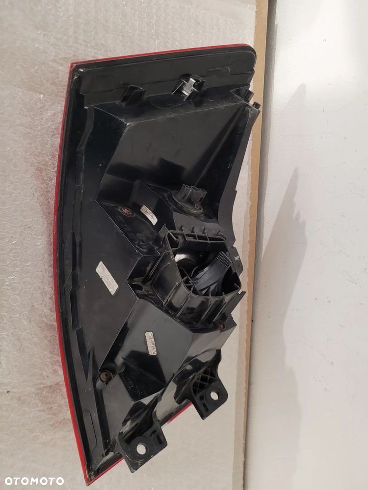 Skoda Superb III sedan 3V5 lampa tylna prawa led - 4