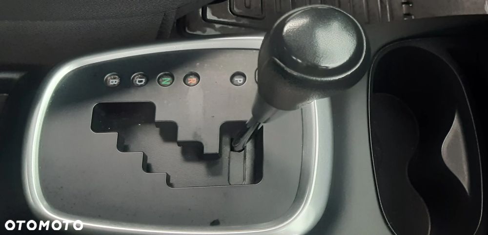 Toyota Yaris - 4