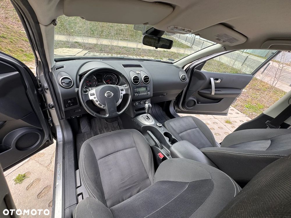 Nissan Qashqai - 25