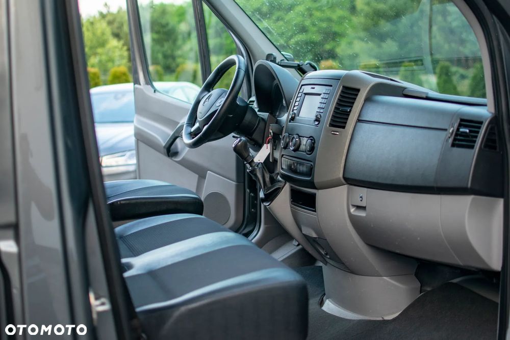 Mercedes-Benz Sprinter 319 - 28