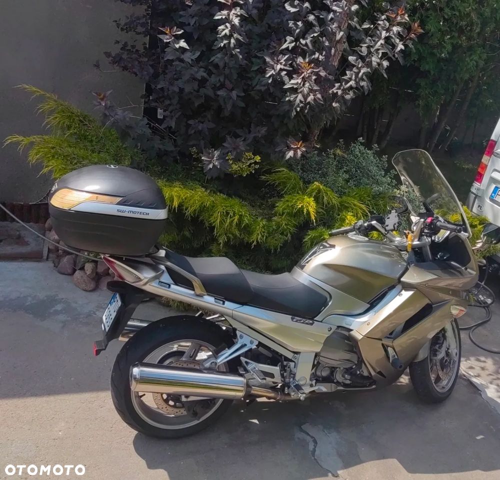 Yamaha FJR - 9