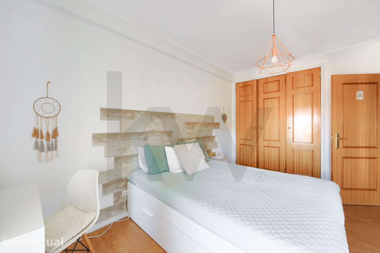 Apartamento T2 com Varandas e Excelente Exposição Solar na Quinta do C - Grande imagem: 3/19