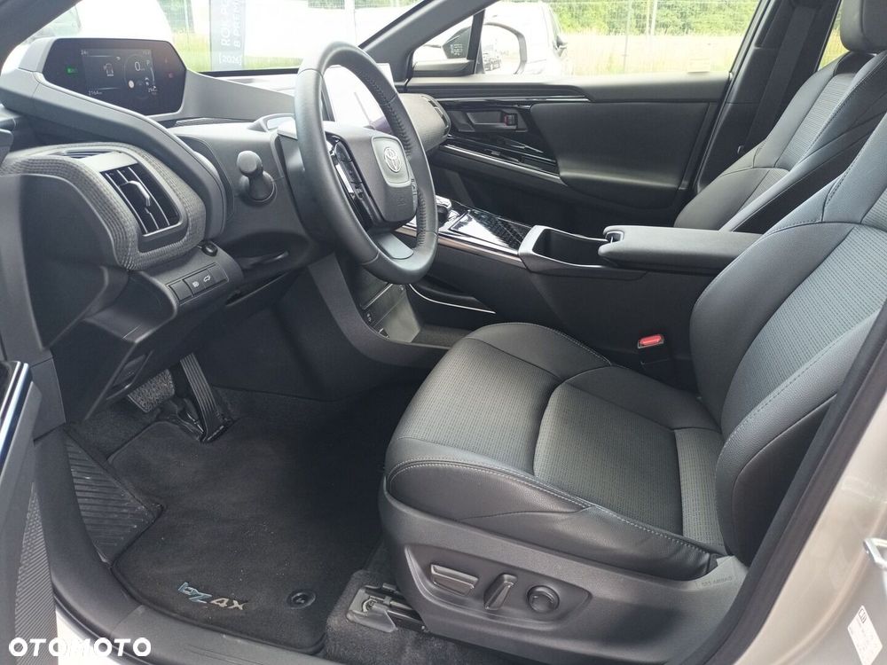 Toyota bZ4X 71.4kWh 4x4 Executive - 12