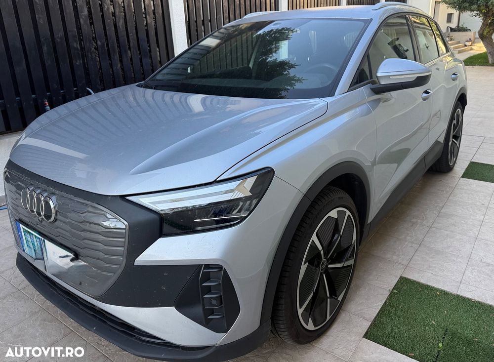 Audi Q4 2023 photo 2