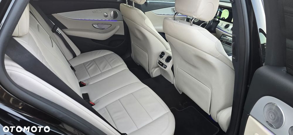 Mercedes-Benz Klasa E ver-220-d-4matic-9g--tronic-amg-line - 10