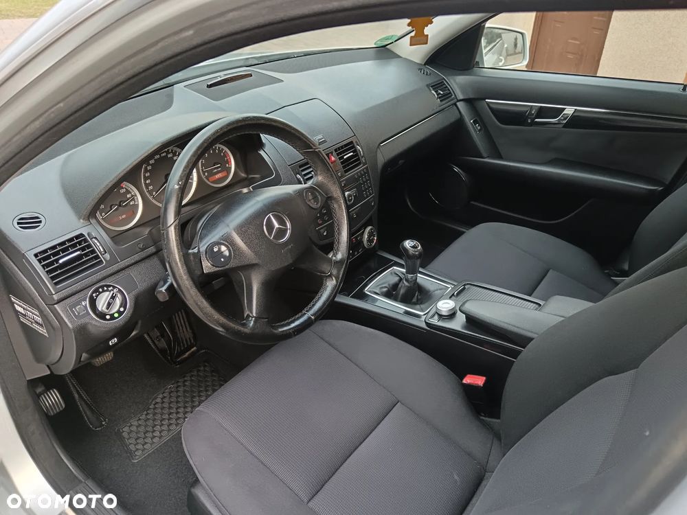 Mercedes-Benz Klasa C 180 Kompressor BlueEFFICIENCY Special Edition - 8