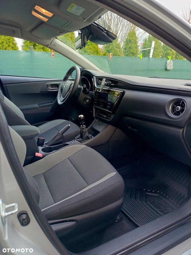 Toyota Auris 1.4 D-4D Luna EU5 - 11
