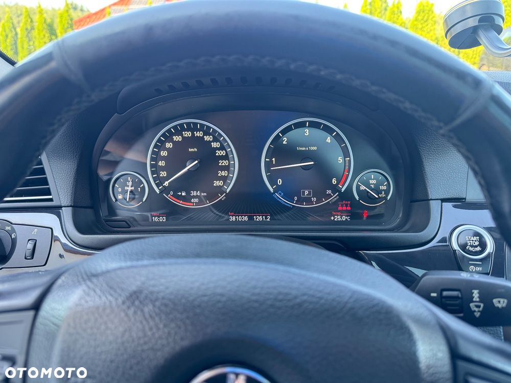 BMW Seria 5 530d xDrive - 12