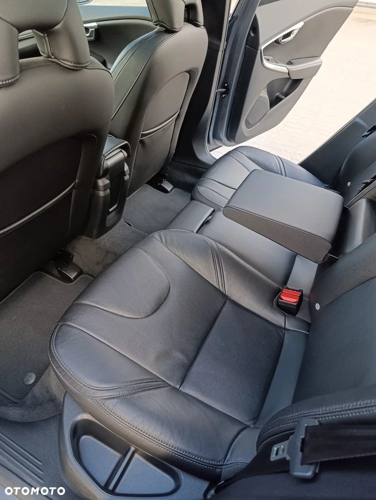 Volvo V40 D2 Geartronic Momentum - 10