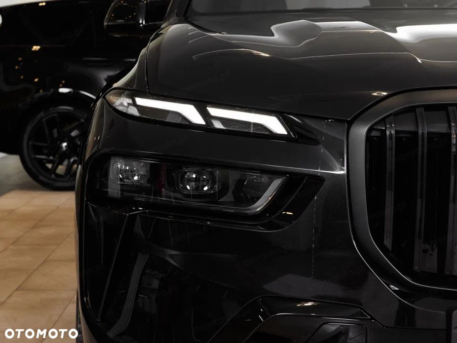 BMW X7 - 7