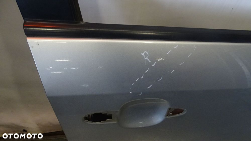 DRZWI PRAWY PRZÓD KIA CARENS III 2.0 KOL: 3D - 4