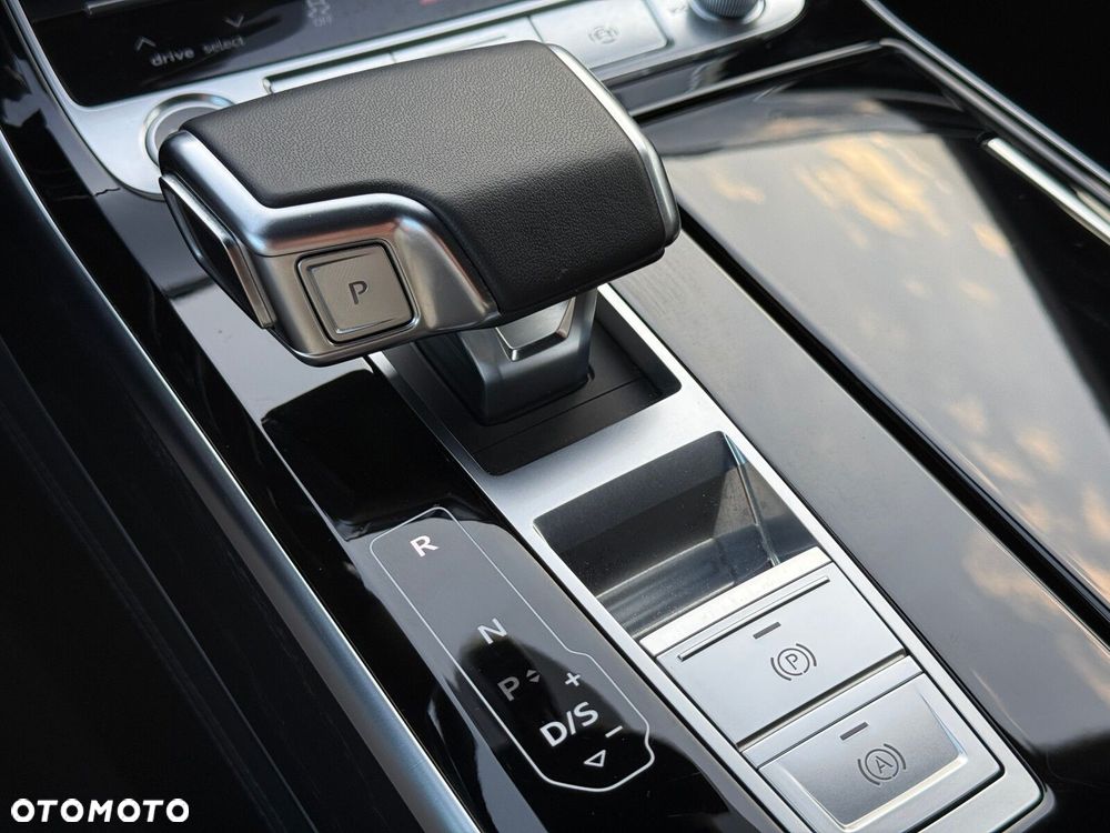 Audi A8 - 27