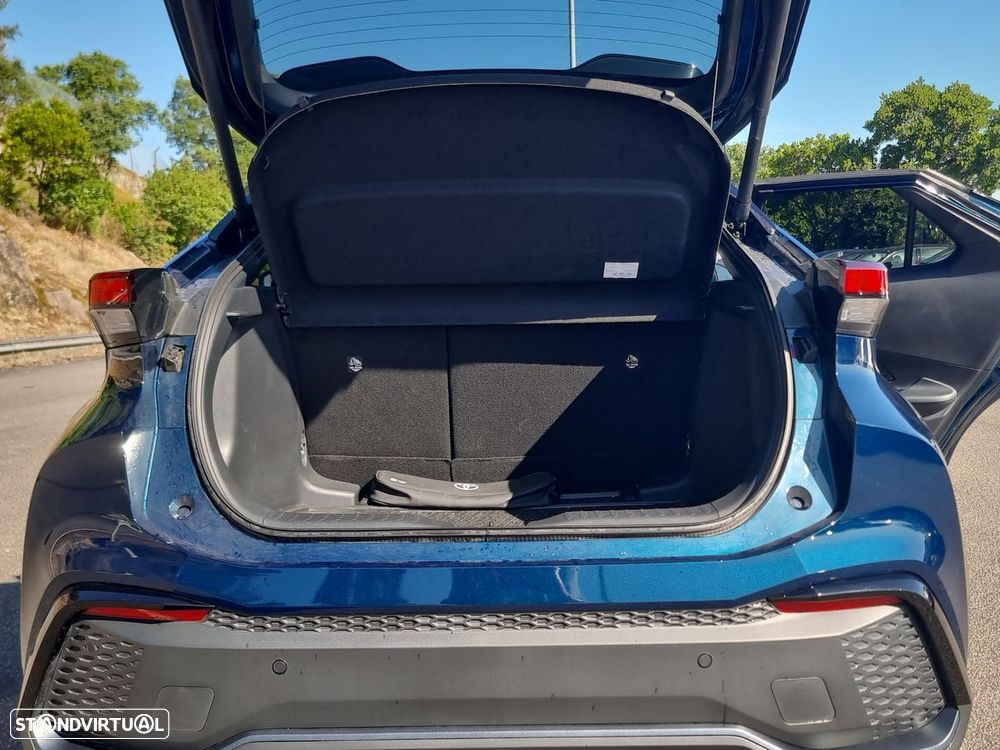Toyota C-HR - 11