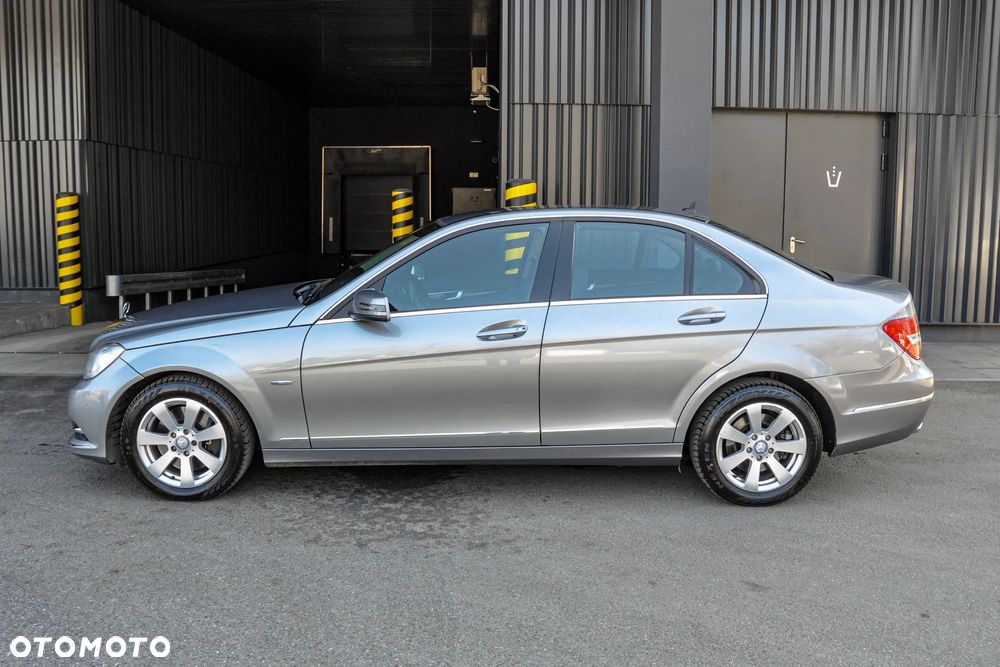 Mercedes-Benz Klasa C 350 BlueEff 4-Matic Elegance - 2