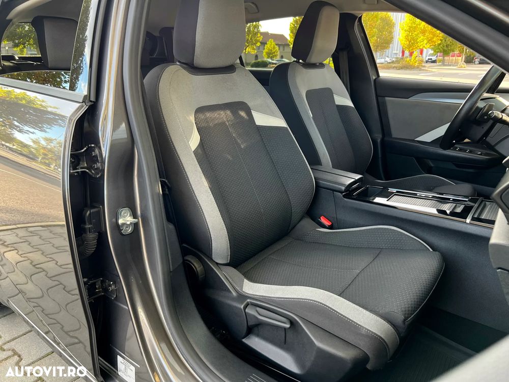 Opel Astra 1.2L Turbo Start/Stop AT8 Elegance - 12