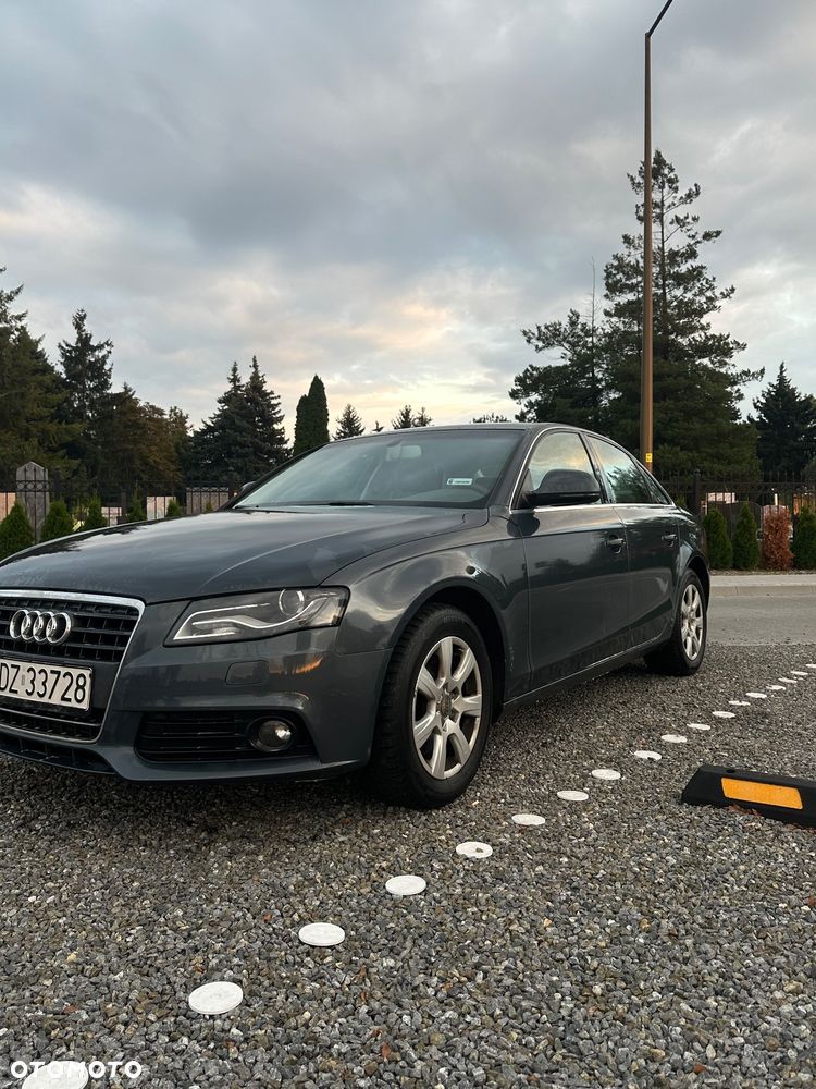 Audi A4 Limousine - 3